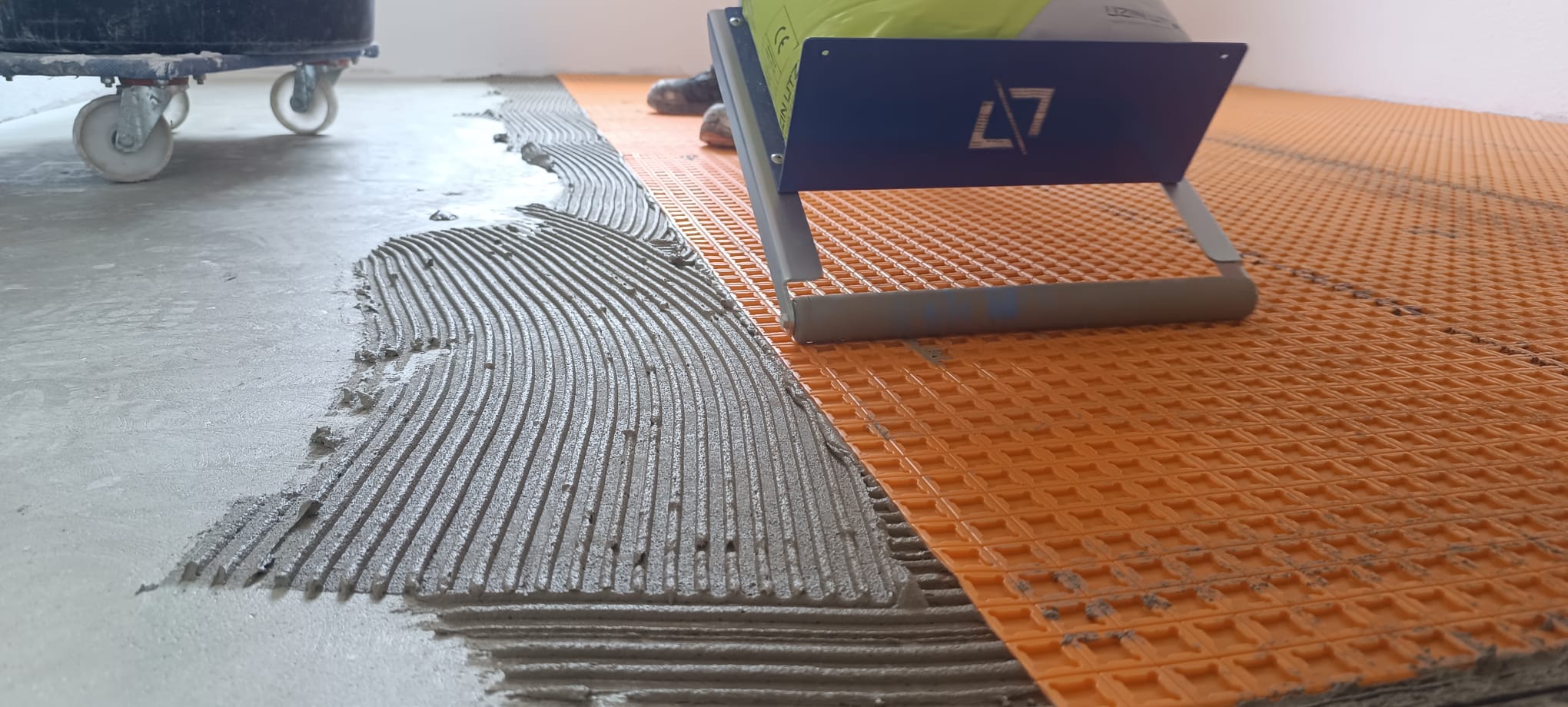 Altbausanierung mit neuer Deckenverkleidung und Malerarbeiten – Fam. Valter Rottenacker